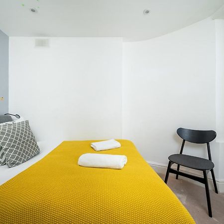 Sleek Flat With Communal Courtyard Londra Esterno foto