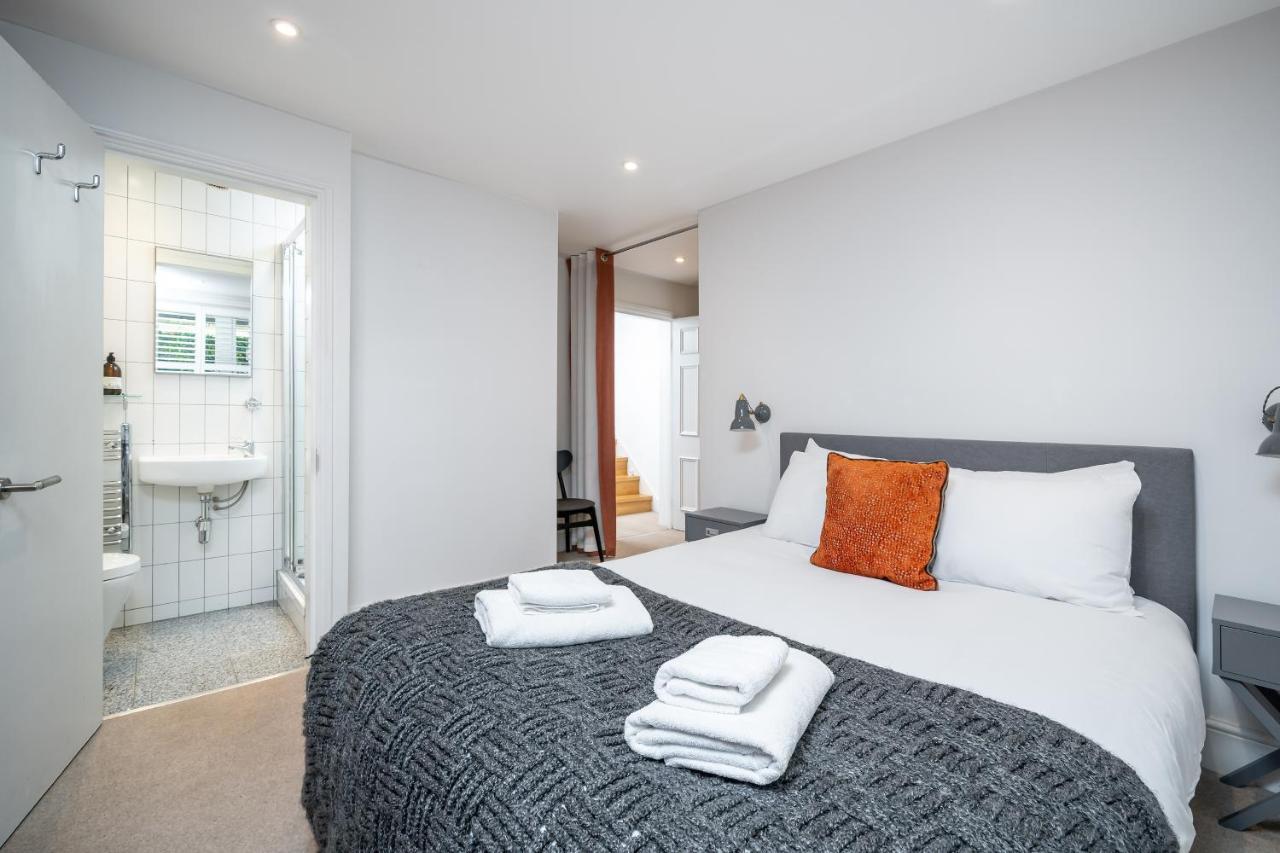 Sleek Flat With Communal Courtyard Londra Esterno foto