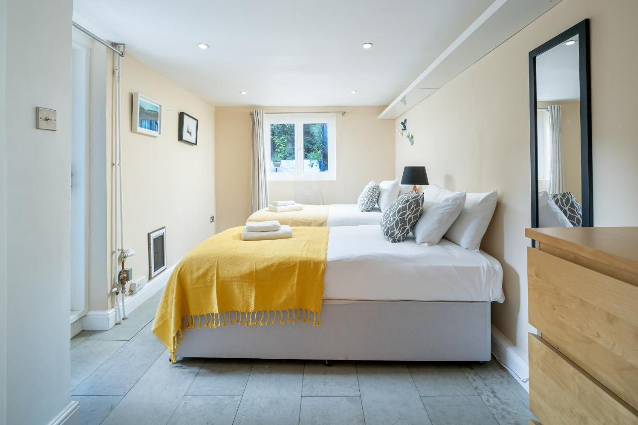 Sleek Flat With Communal Courtyard Londra Esterno foto