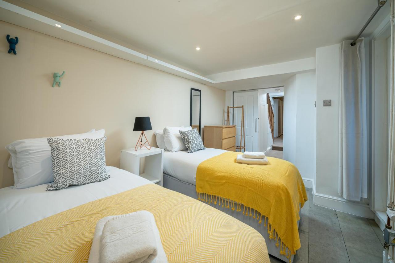 Sleek Flat With Communal Courtyard Londra Esterno foto