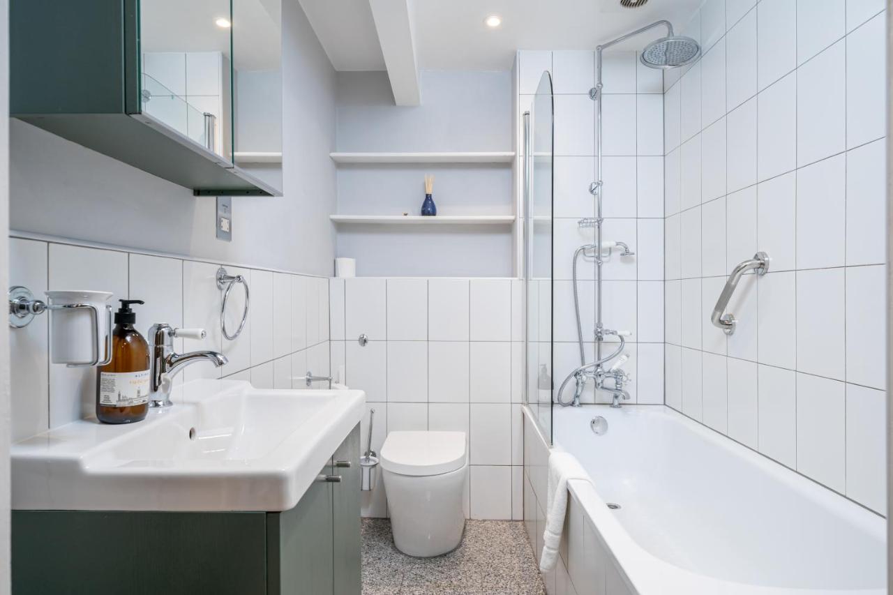 Sleek Flat With Communal Courtyard Londra Esterno foto