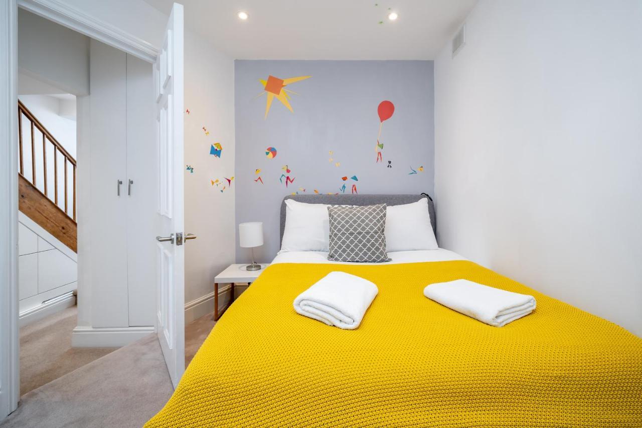 Sleek Flat With Communal Courtyard Londra Esterno foto